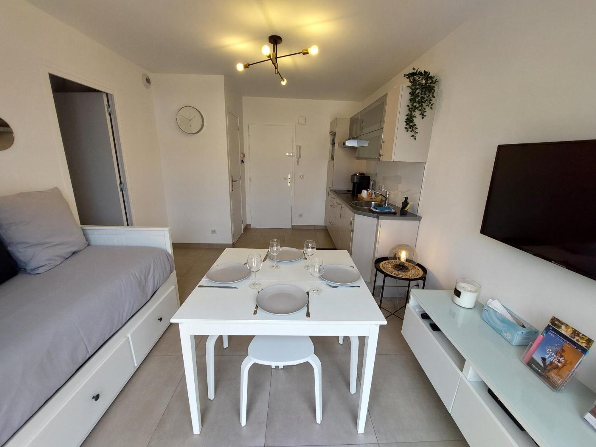 T2 Au Calme, Proche Des Plages, Climatise Et Parking Prive Cagnes-sur-Mer Eksteriør bilde